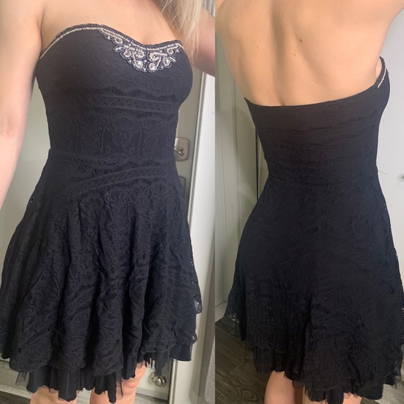 Free People Dresses & Skirts - Free People Black Strapless Lace Mini Dress